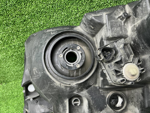 Фара правая Suzuki Grand Vitara (05-16) галоген