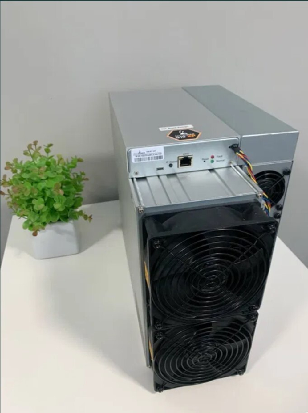 Antminer S19XP 141TH/S Новый