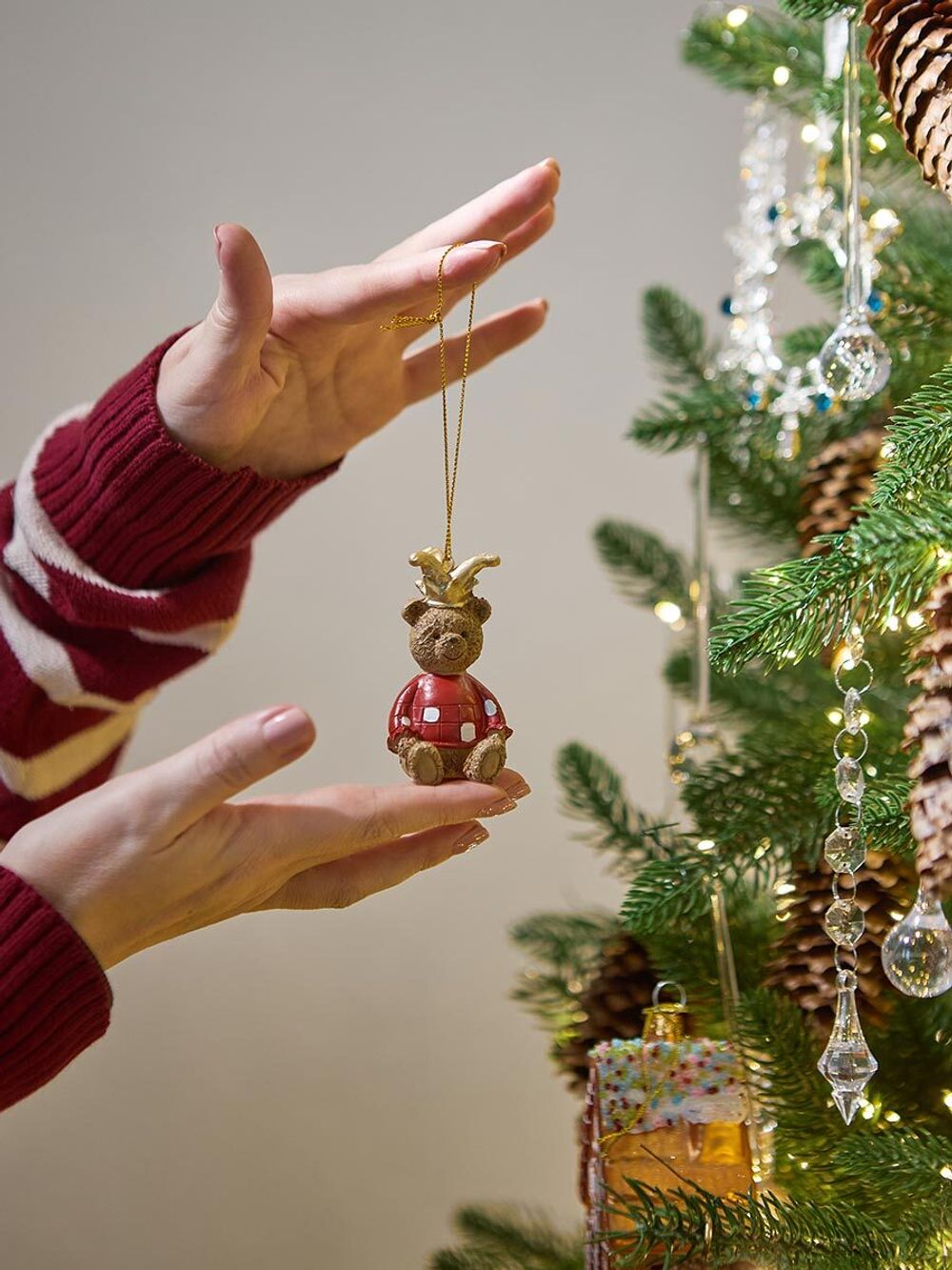 Набор ёлочных украшений Classic Christmas Charm из коллекции New Year Essential, 4 шт.