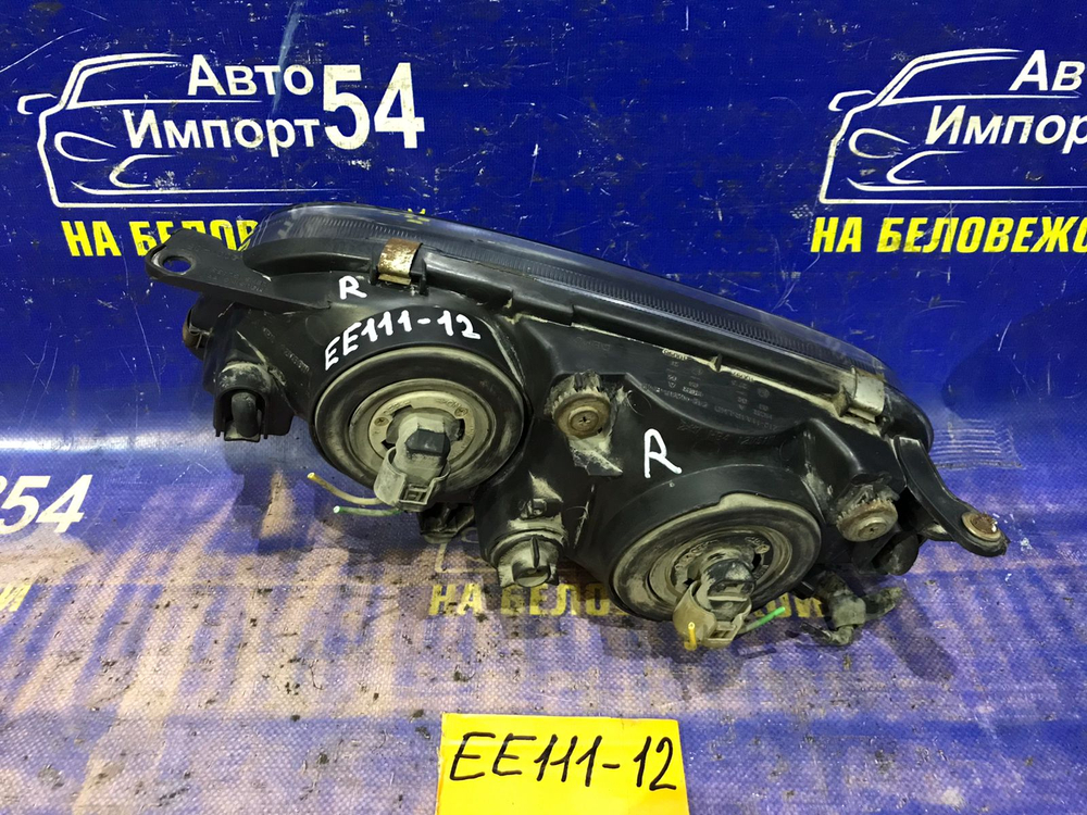 Фара передняя правая TOYOTA COROLLA 1999