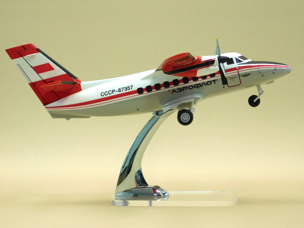 Модель самолета Л-410УВП (М1:48, Аэрофлот СССР-67357) с шасси