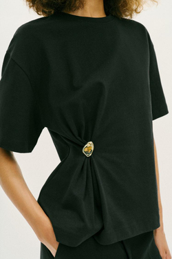 ZARA ФУТБОЛКА ИЗ ПЛОТНОГО ХЛОПКА С АППЛИКАЦИЕЙ, ЧЕРНЫЙ