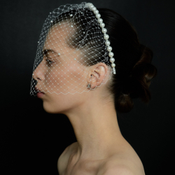 Вуаль белая с жемчужным декором