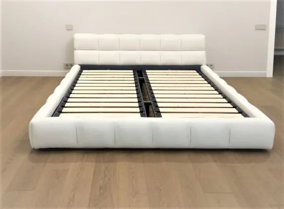 Кровать Tufty 180х200, белое букле