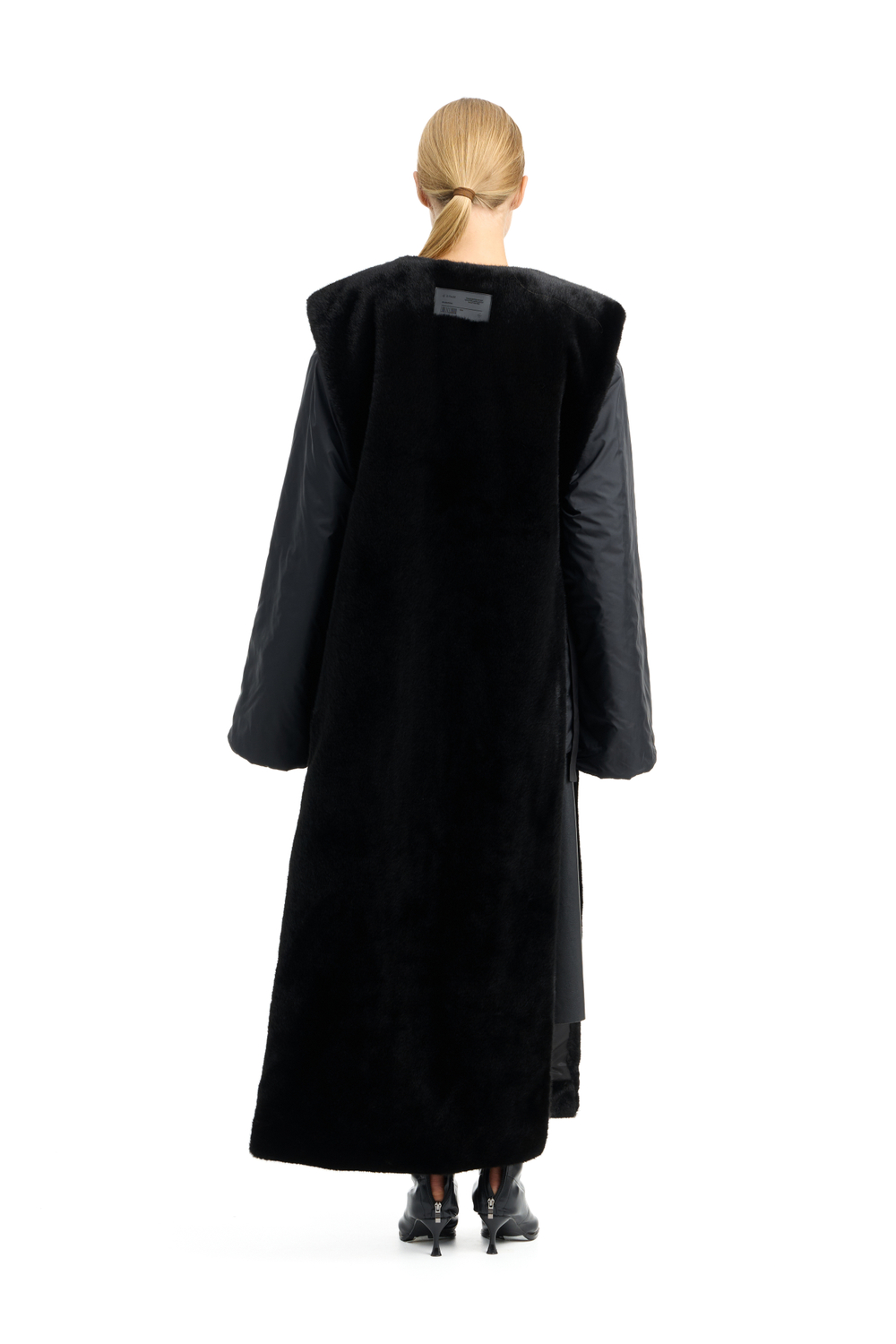 Меховая манишка и ворот NOT USUALLY Black