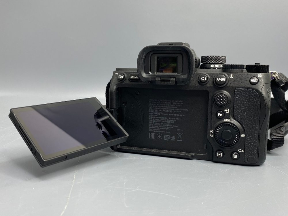 Новая Sony A7 Mark IV Body 10 кадров