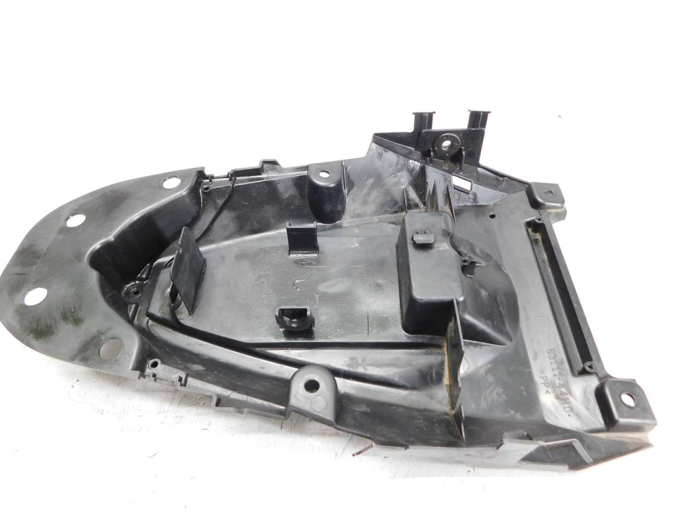 Пластик внутренний Suzuki Gladius SFV650A 63111-44H0