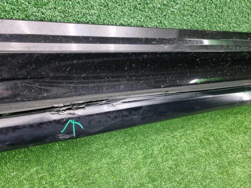 Накладка порога правая Toyota Land Cruiser 300 (2021-н.в.)