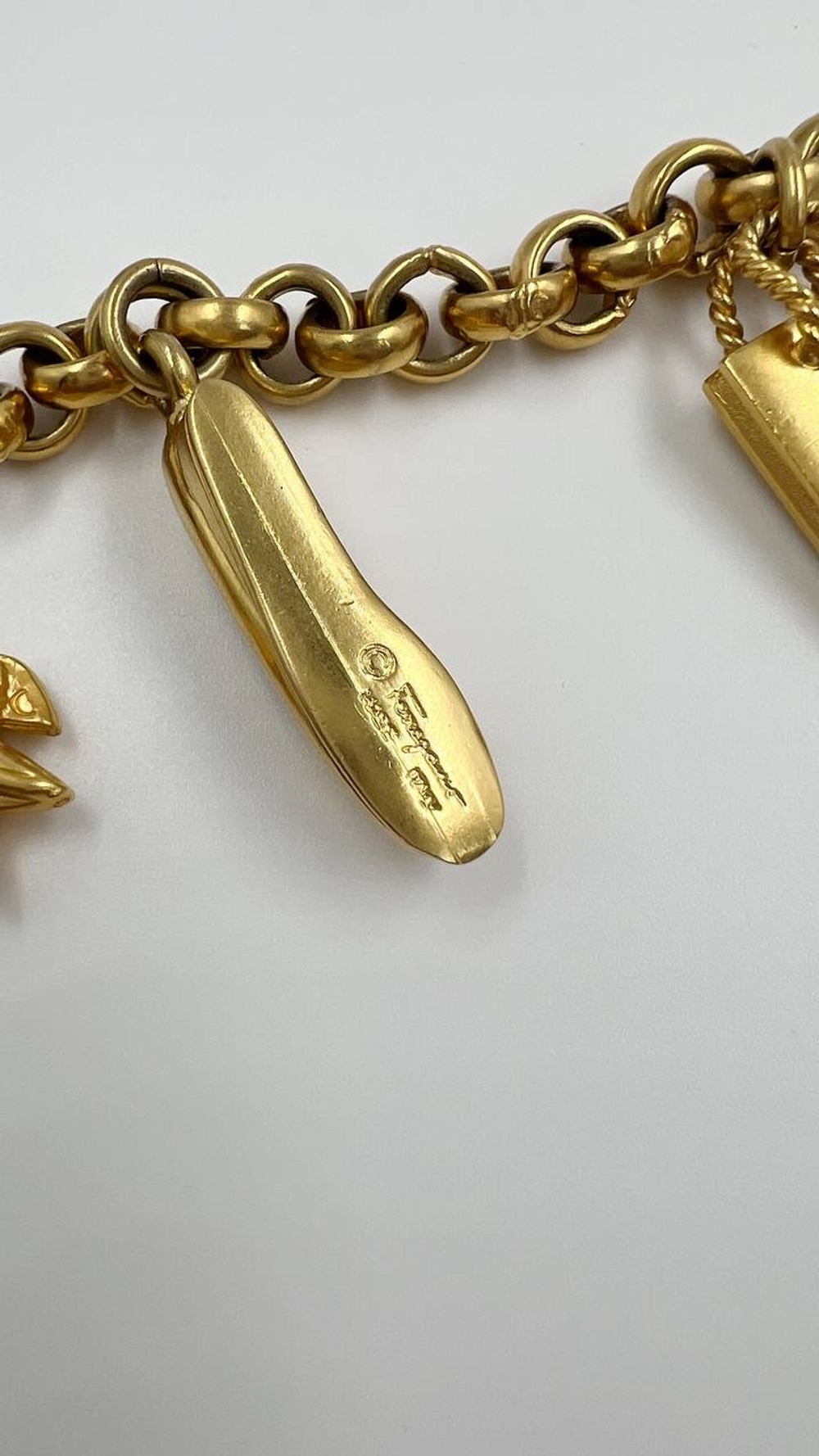 Колье с подвесками Salvatore Ferragamo
