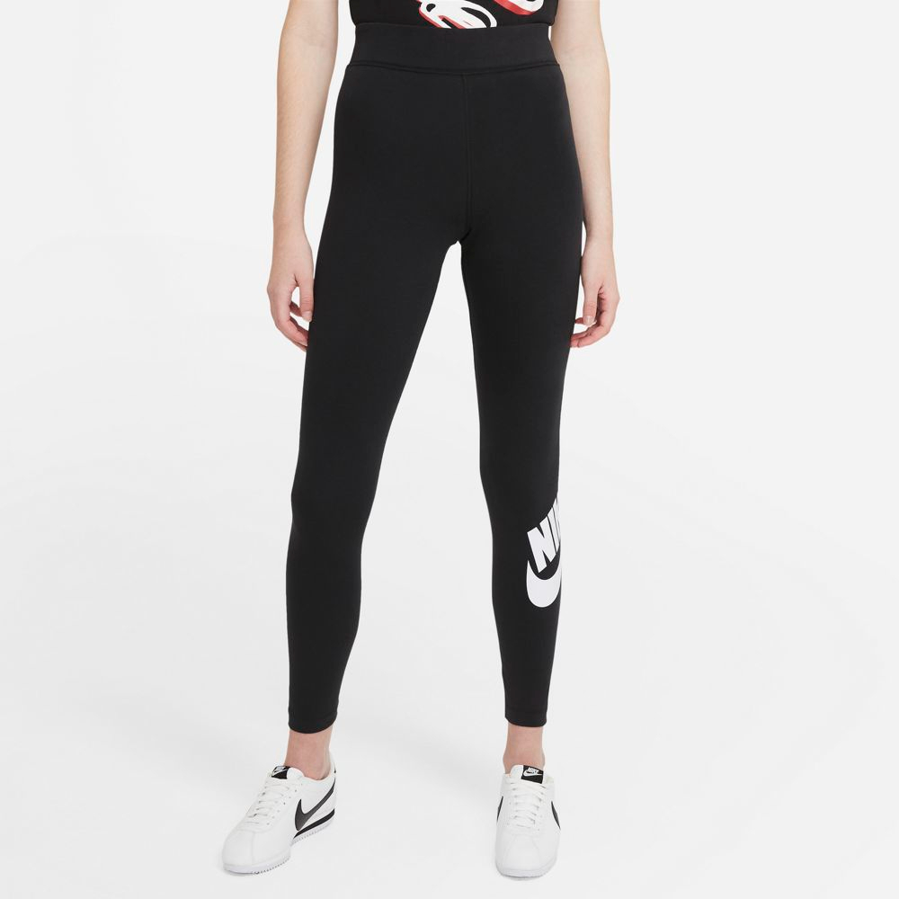 Nike essential sportswear 2025