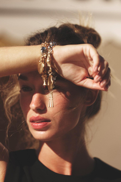 ZARA НАБОР ИЗ 2 БРАСЛЕТОВ С ШАРМАМИ В ВИДЕ КОРОБОЧЕК, ЗОЛОТОЙ/СЕРЕБРЯНЫЙ