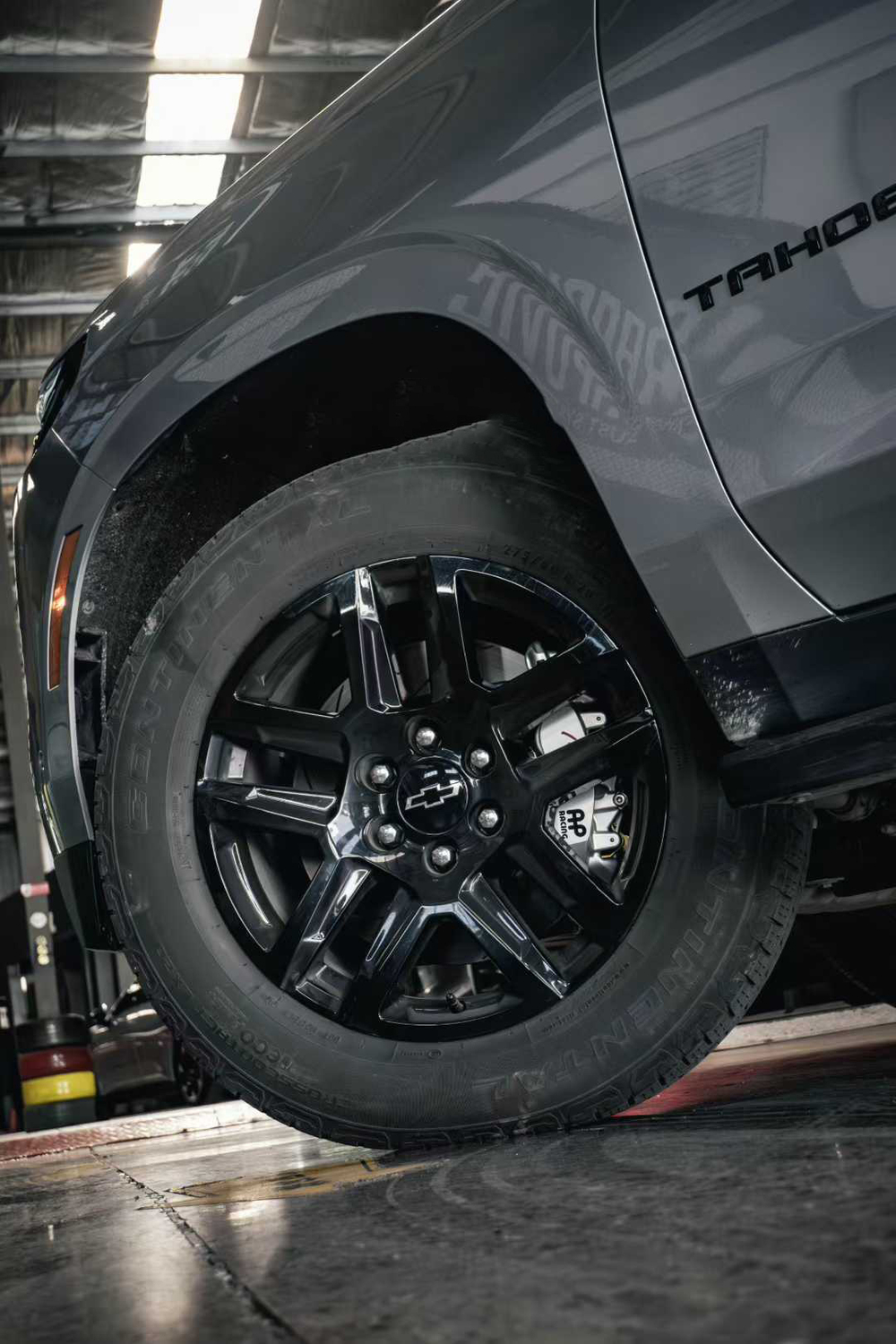 Замена заводских R20 тормозов на Усиленную тормозную систему AP Racing для Chevrolet Tahoe 2025+ Шевроле Тахо