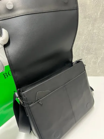Сумка мужская кожаная Bottega Veneta через плечо