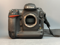 Nikon D3s 6.990 кадров