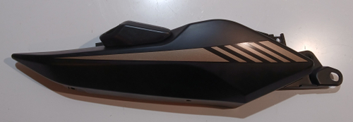 Пластик боковой задний правый мотоцикл BANDIT XV250-A