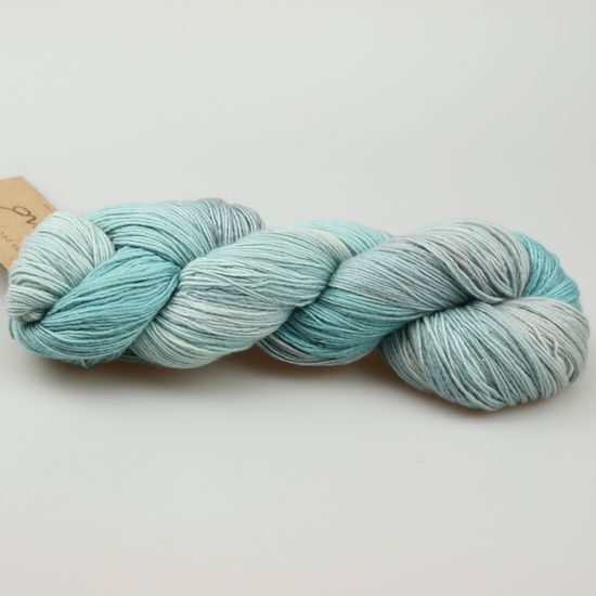 Пряжа MANOS DEL URUGUAY Fino (70% меринос, 30% шёлк)