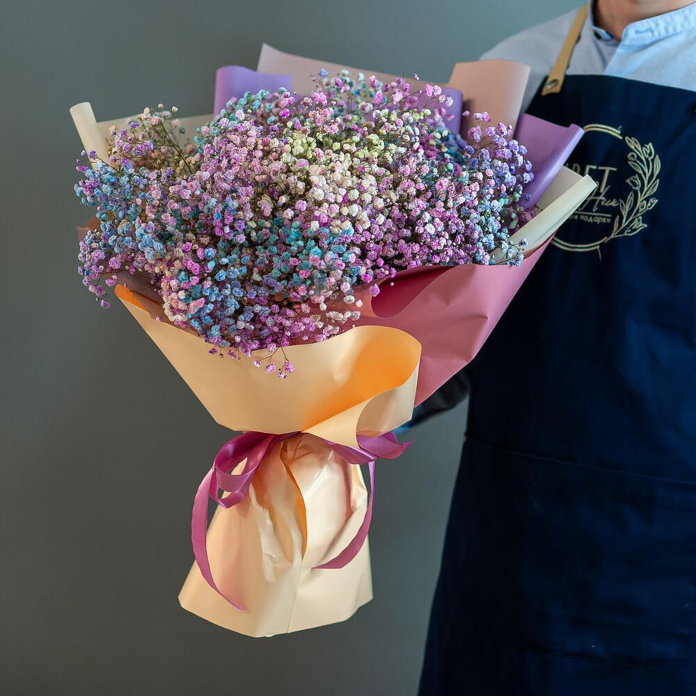 Букет из радужной гипсофилы