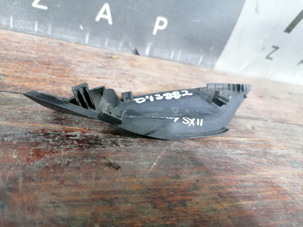 Накладки жабо левая + правая Geely Coolray 19-нв Б/У Оригинал 6600069703