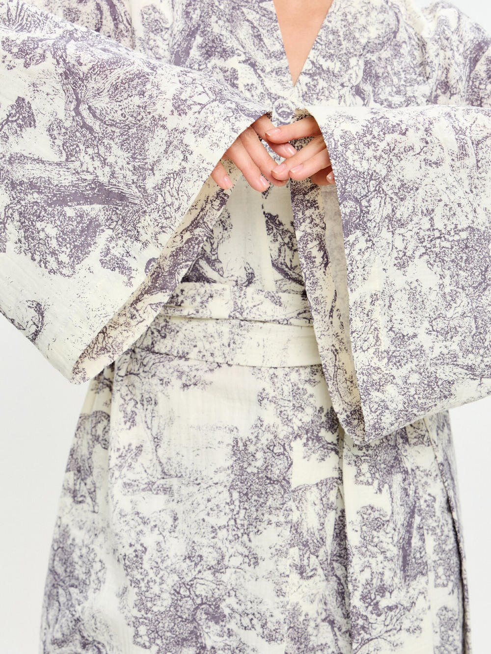 Графитовое муслиновое кимоно