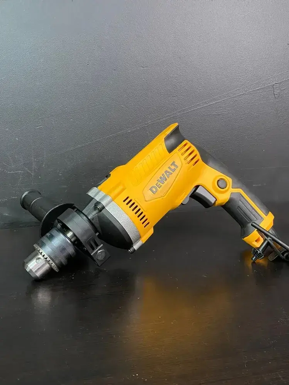 Ударная дрель DeWALT DL814
