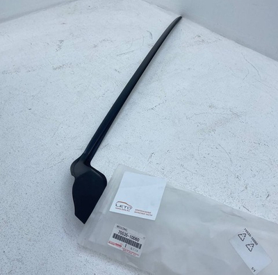 MOULDING, WINDSHIELD, OUTSIDE LWR R 75535-10060 7553510060