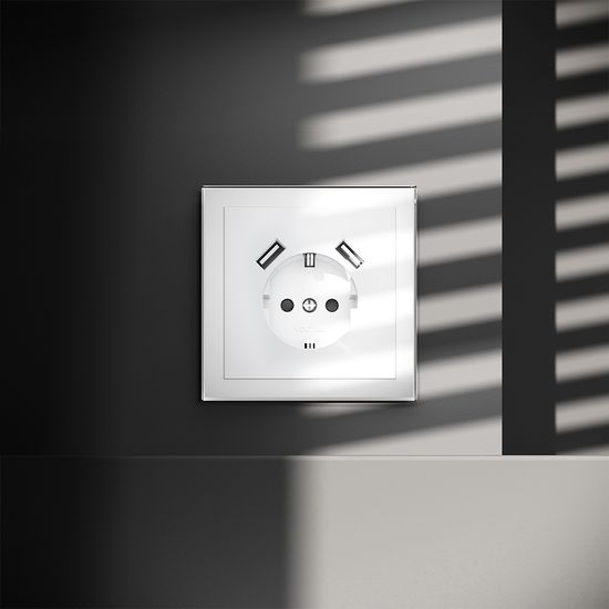 Розетка встраиваемая VOLTUM S70 с заземлением и защитными шторками, 16А, с USB, A+A, (белый глянцевы