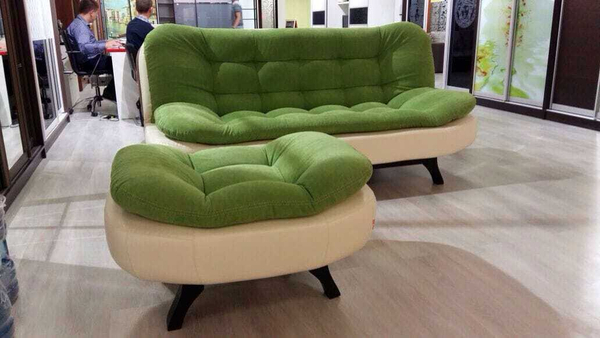 ДИВАН ВИКТОРИЯ МОДЕРН И ПУФ МОДЕРН МАССИВ БУКА