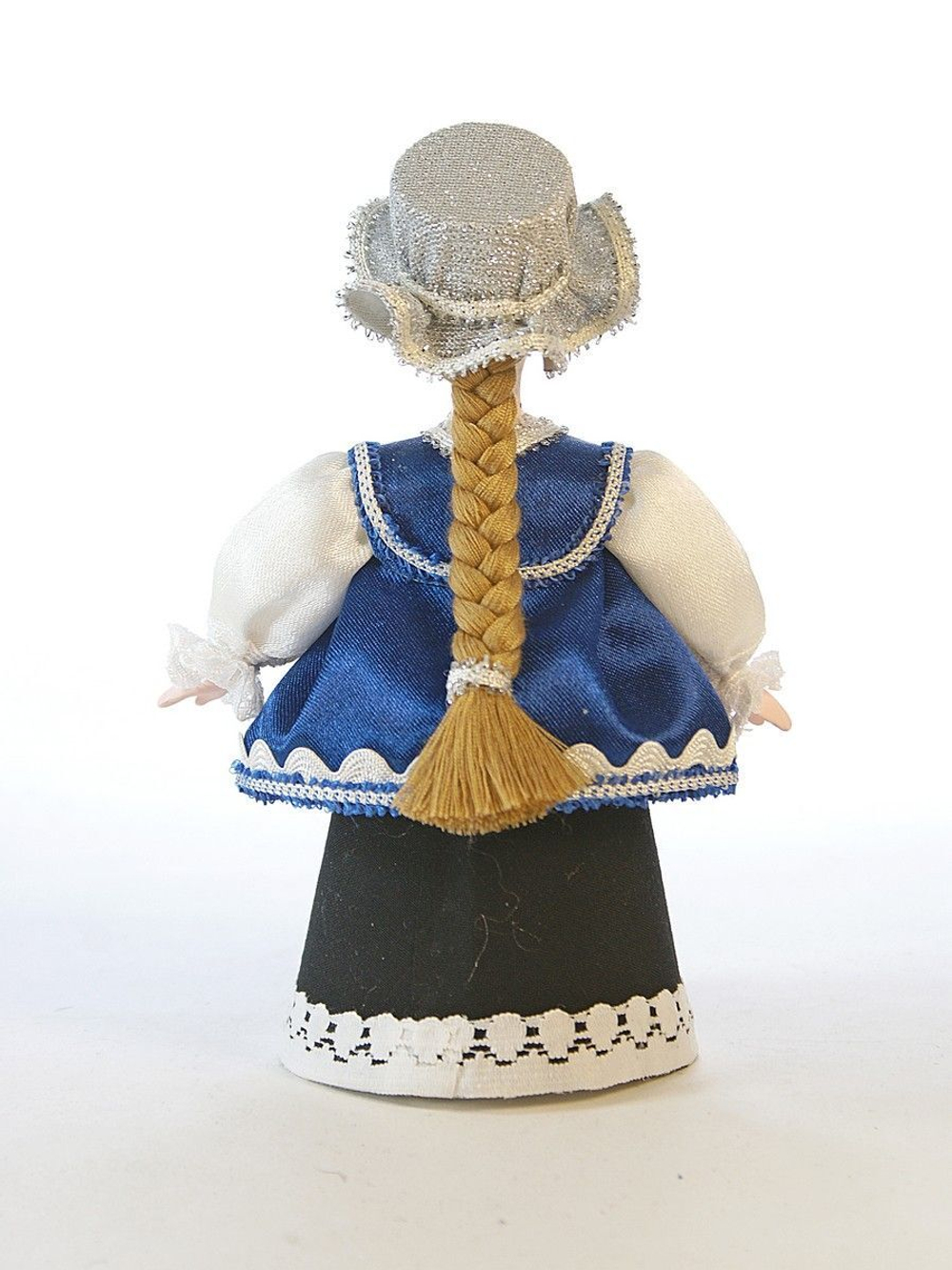 Фарфоровая кукла коллекционная в девичьем костюме Олонецкой губернии