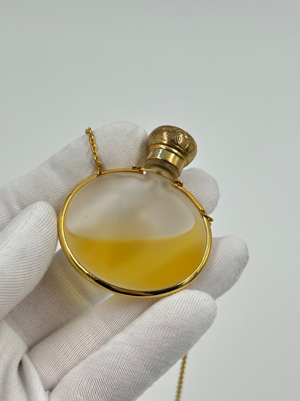 Кулон с парфюмом Nina Ricci L'air du Temps