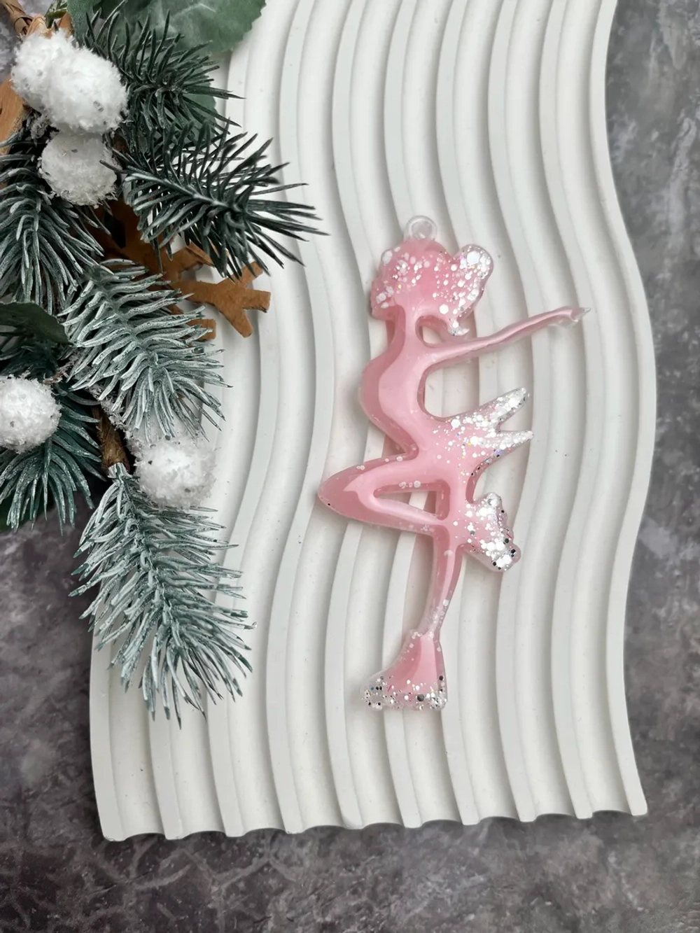 Набор новогодних елочных игрушек шар, коньки, домик