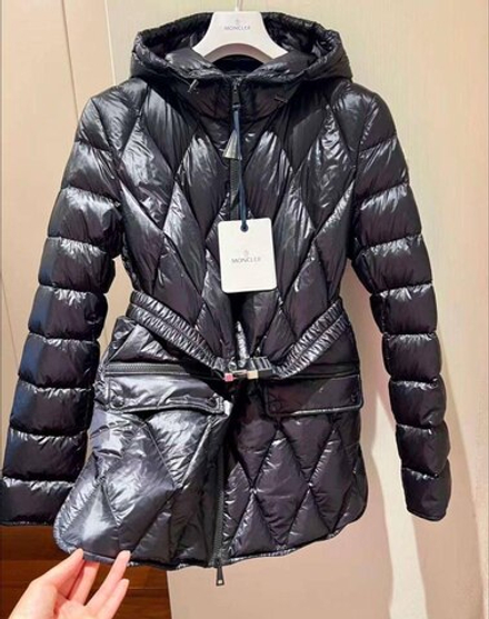 Пуховик Moncler
