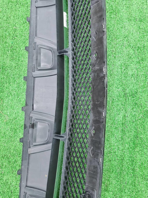 Решетка перед. бампера Mercedes GLC X253 15-19 AMG