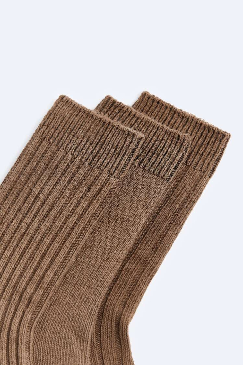 ZARA НАБОР ИЗ ТРЕХ ПАР НОСКОВ ИЗ РЕЛЬЕФНОЙ ТКАНИ, КОРИЧНЕВЫЙ