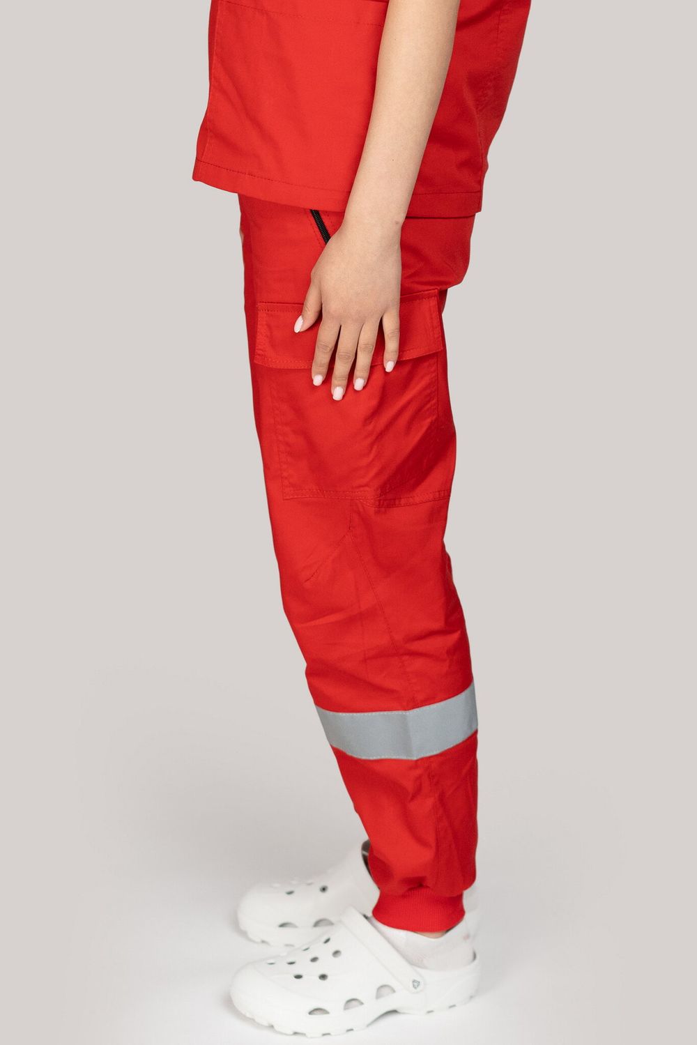 Брюки-джоггеры летние женские Скорая помощь MedicLine цв. КРАСНЫЙ