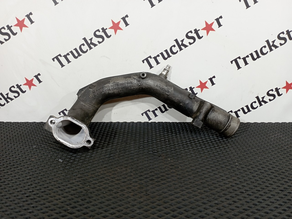 Патрубок системы охлаждения