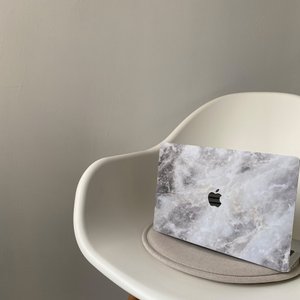 Виниловая наклейка MOON для MacBook