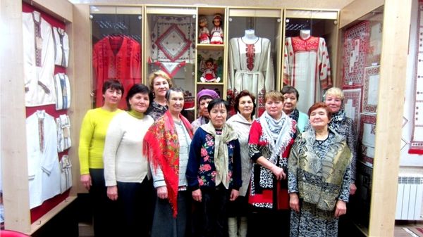 Участники проекта «Социальный туризм» в музее «Паха тере - Чудесная вышивка»