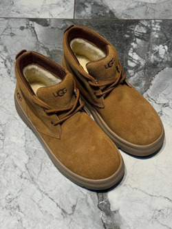 UGG