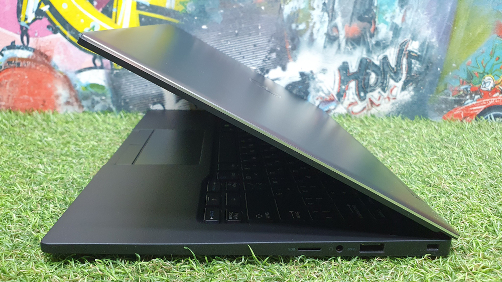 Ноутбук Dell m5-6y54/8Gb/FHD/p67g P67G001/Windows 10