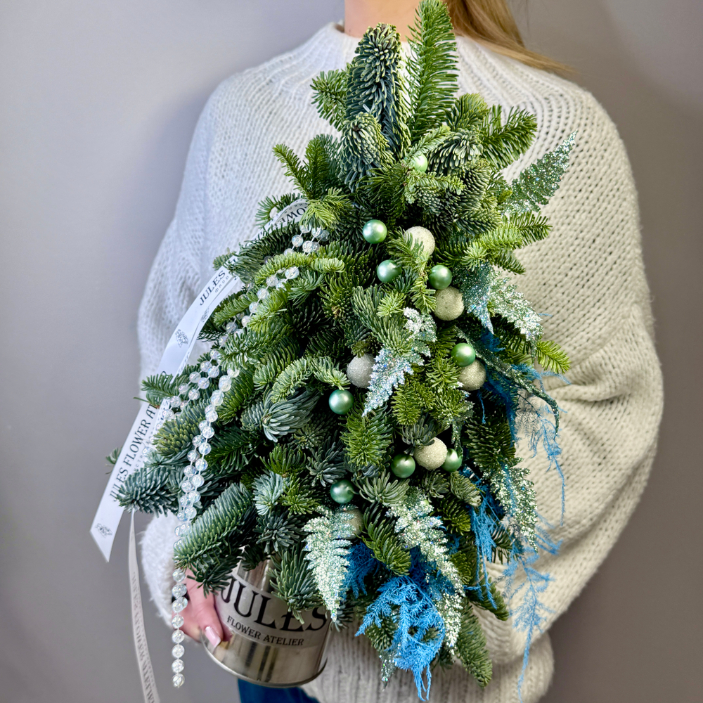 «Полярная ночь» композиция из пихты на Новый год и Рождество