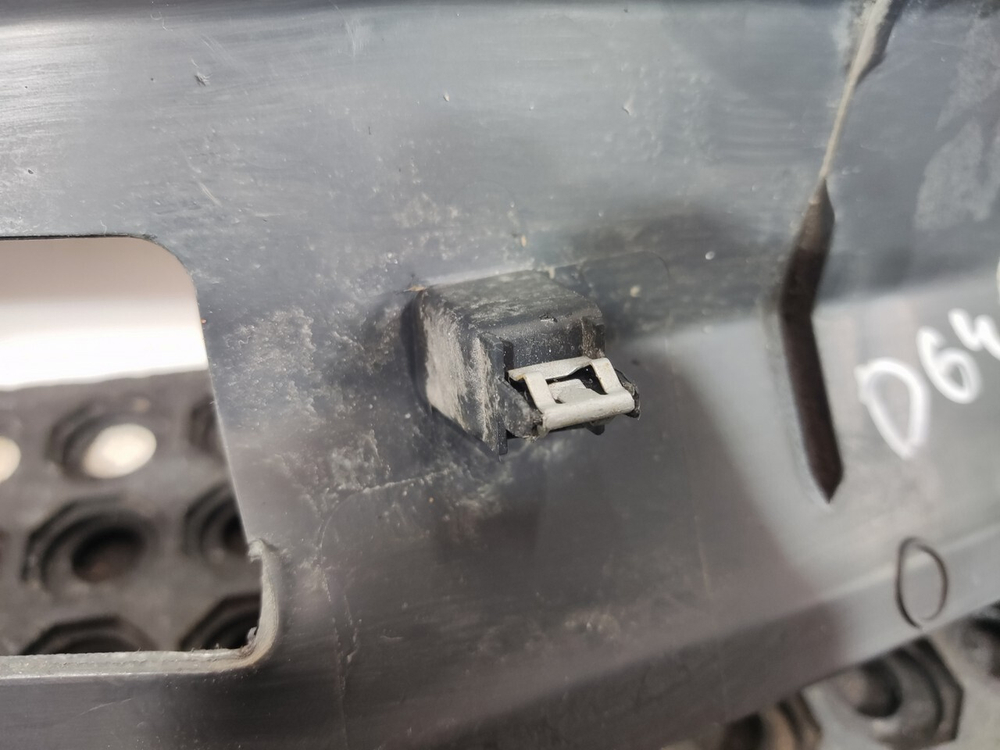 Накладка стойки салона правая 2023г