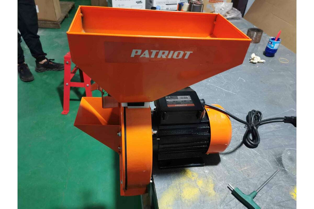 Электрический измельчитель кормов PATRIOT GR 300F 732305635