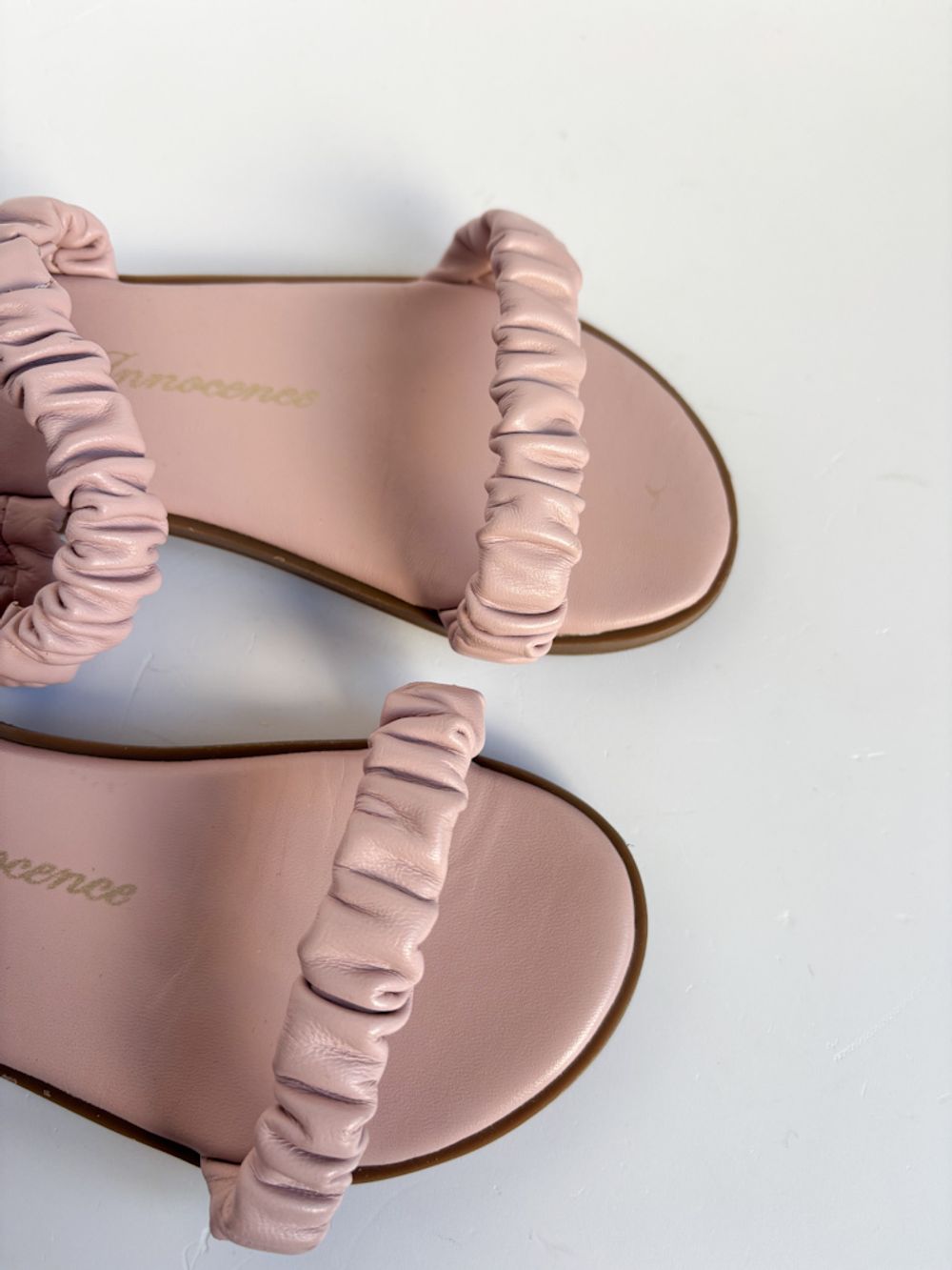 Кожаные босоножки Age of Innocence, 27