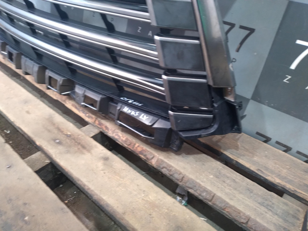 Решетка радиатора Lexus LX 3 (LX 570) 15-21 Б/У Оригинал 5311160B30