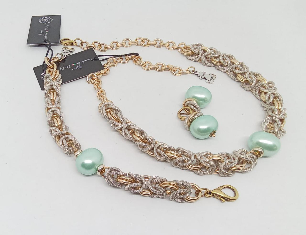 Серьги из плоского мятного жемчуга Майорка, оттенок золото и серебро