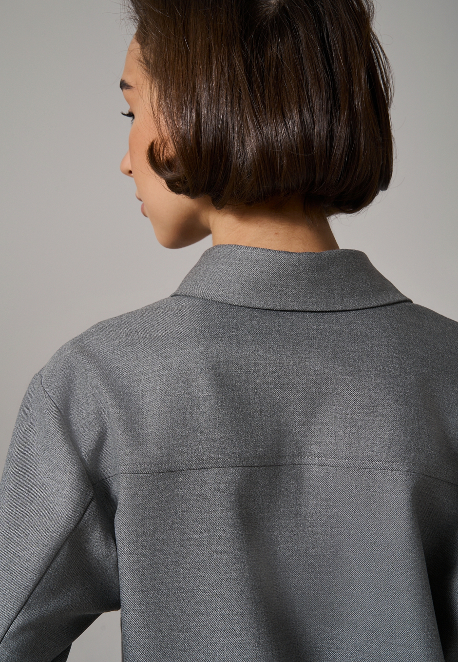 Рубашка-жакет укороченная серая