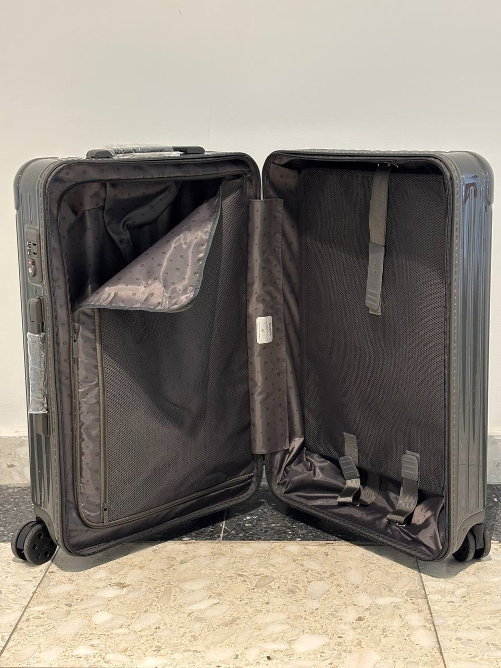 Чемодан Rimowa
