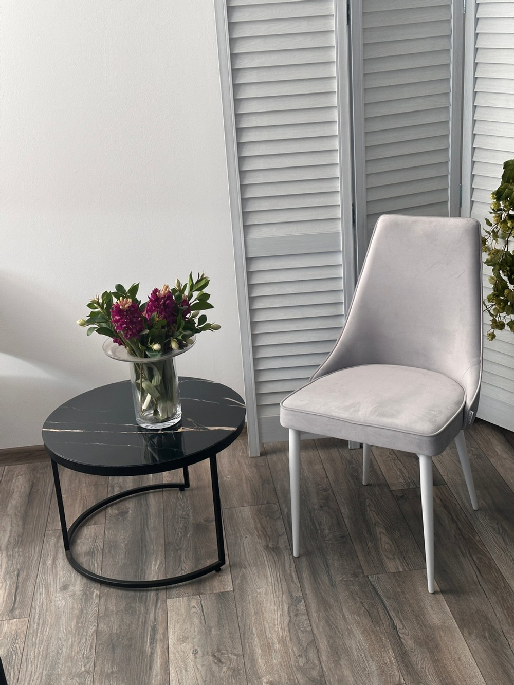 Стул М-City DISAUR Непал (Nepal-P) Светло-серый Bm-4, Велюр, Белый каркас