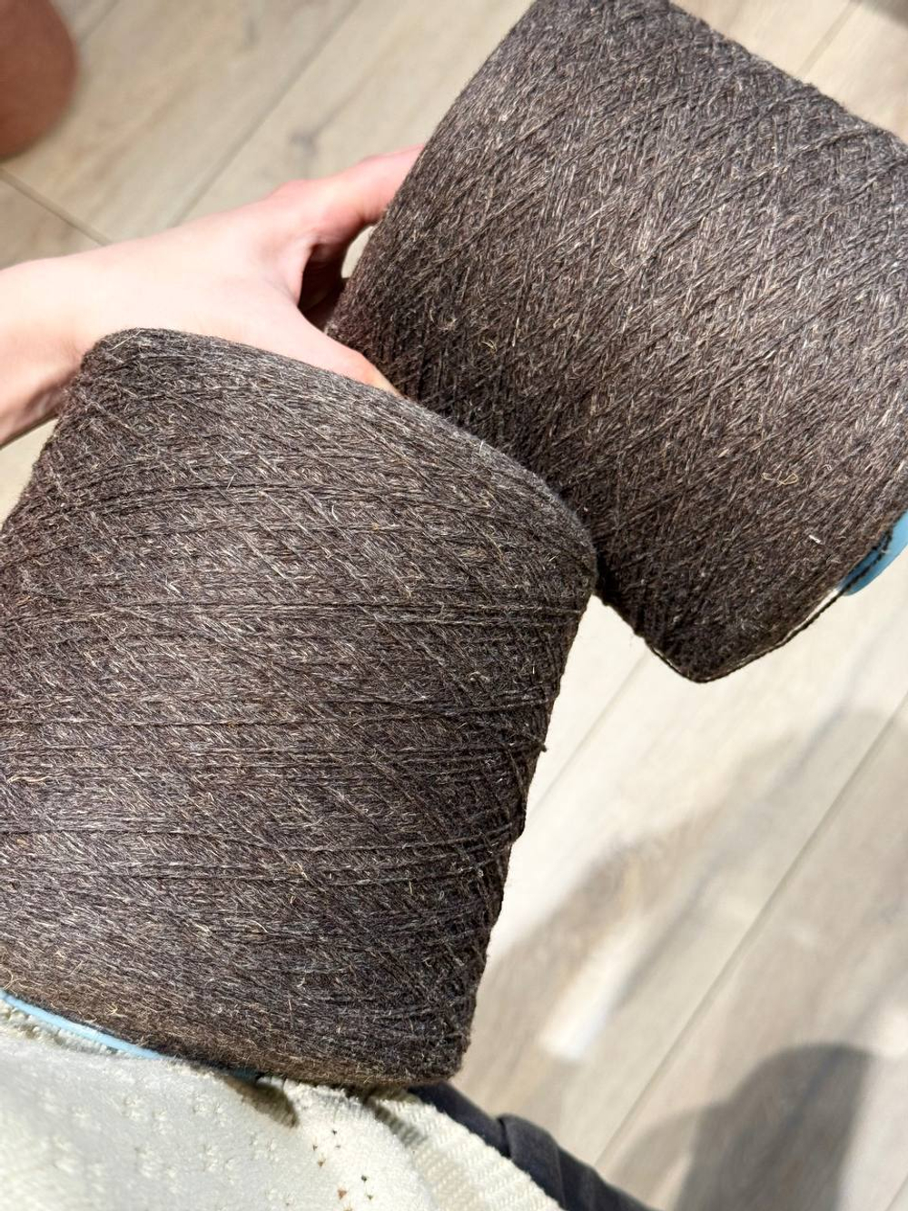 Filati Naturali меринос 40%, лен 40%, як 20% 550 м в 100 гр , сосновая кора