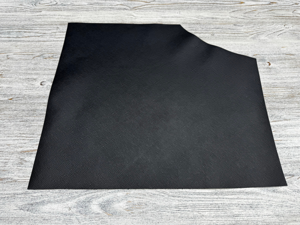 Сафьяно цв. Черный / Saffiano Royal Black, толщ. 1,1-1,3 мм, ПАНЕЛИ